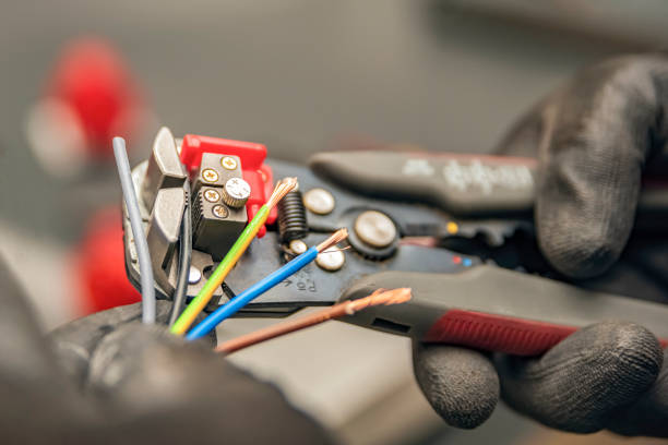 Best Electrical Installation Contractor  in Oak Hill, FL