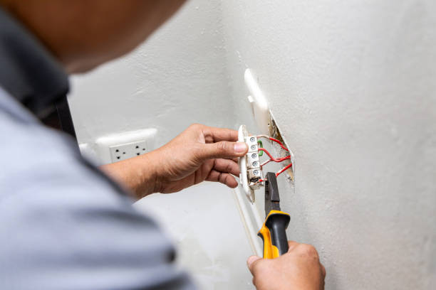 Best Emergency Electrician Near Me  in Oak Hill, FL